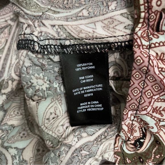 Lord and Taylor Design Lab Paisley tie front blouse. 1X - Picture 8 of 8